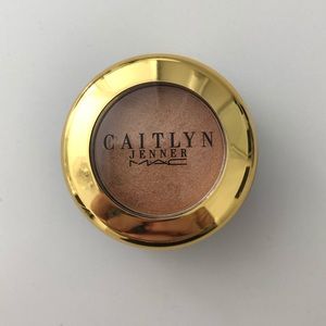 NWOT Caitlyn Jenner x MAC Single Eyeshadow!